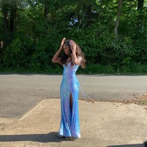 I’m selling my old prom dress!